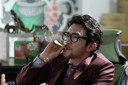 実写映画「マイホームヒーロー」津田健次郎がイケボでクセ強なラスボス役で出演！ Eveの主題歌入り本予告も公開